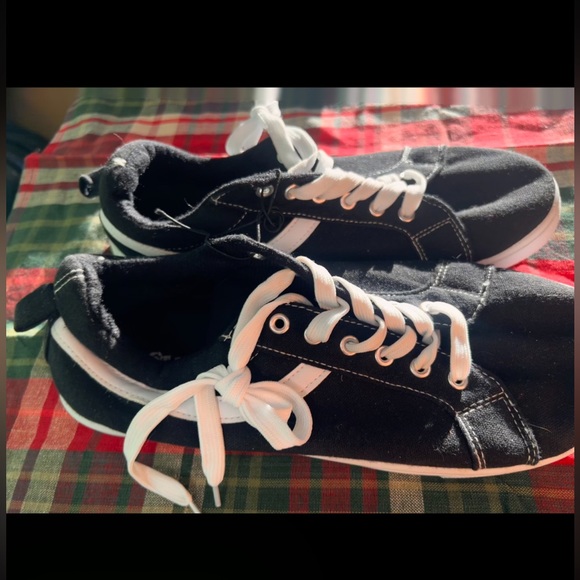 OT Revolution black and white mens shoes size 11 - Picture 2 of 4